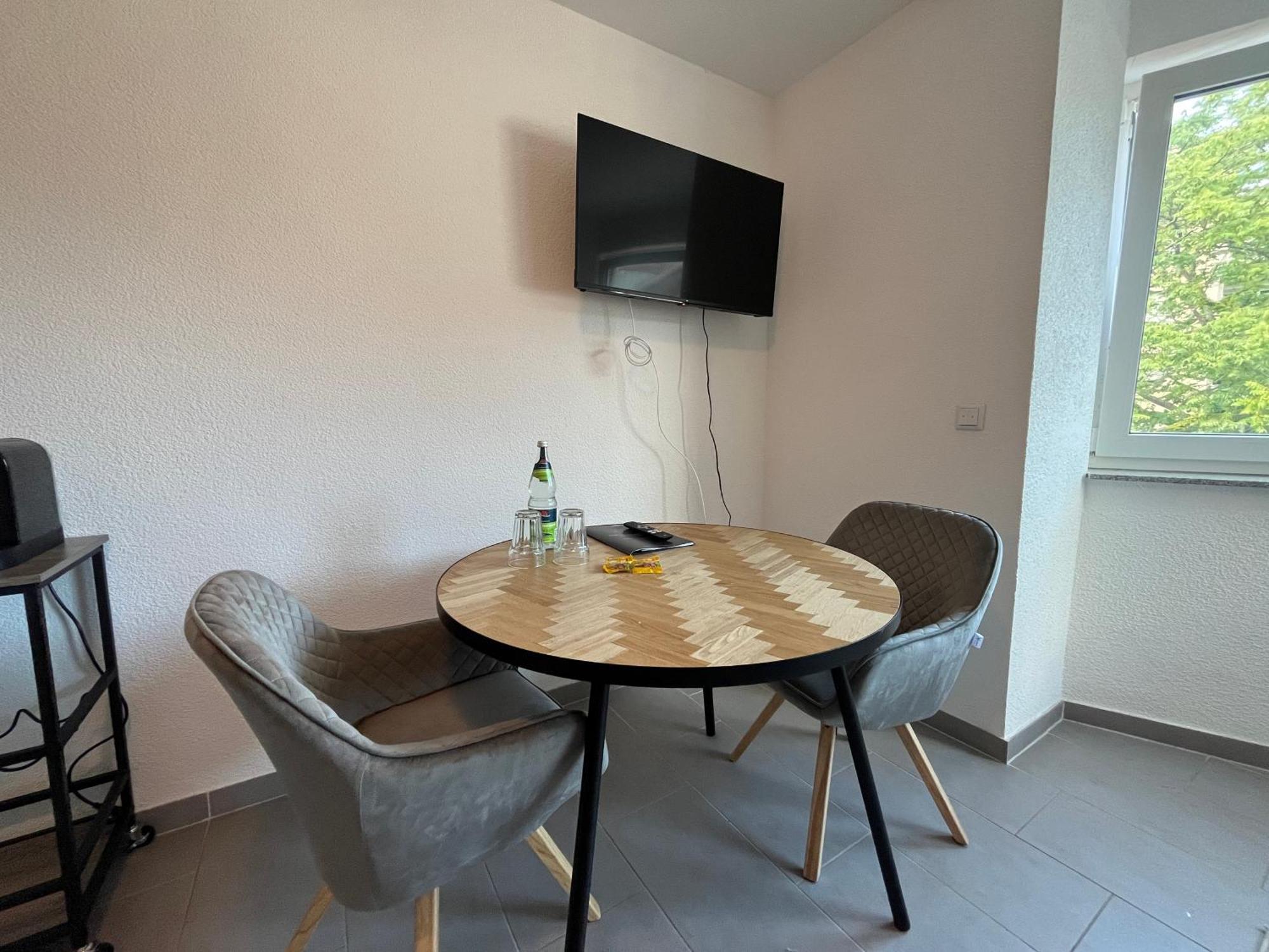 Simplex Apartments Am Europaplatz Karlsruhe Quarto foto